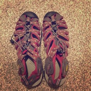 KEEN women's sandals 9